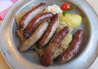 Bratwurst mit Kraut
